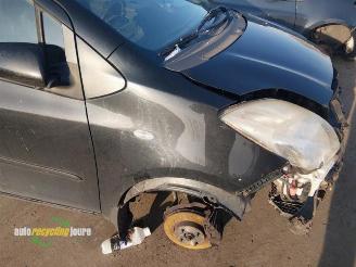 Toyota Yaris Yaris II (P9), Hatchback, 2005 / 2014 1.3 16V VVT-i picture 2