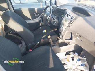 Toyota Yaris Yaris II (P9), Hatchback, 2005 / 2014 1.3 16V VVT-i picture 21