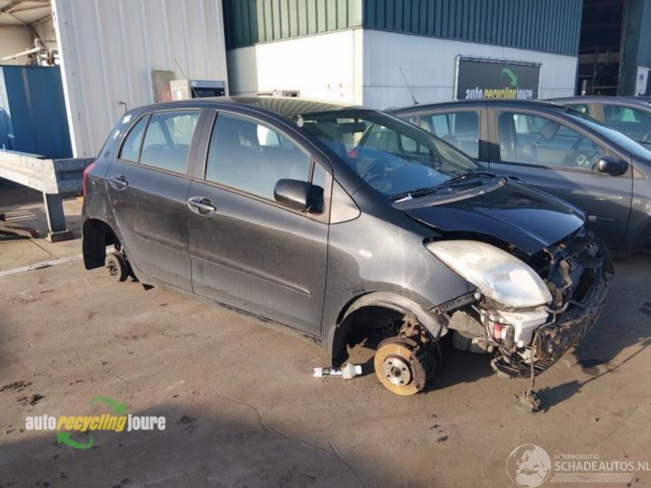 Toyota Yaris Yaris II (P9), Hatchback, 2005 / 2014 1.3 16V VVT-i