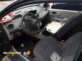 Renault Twingo II onderdelen (kleur: NV676) donorauto picture 10