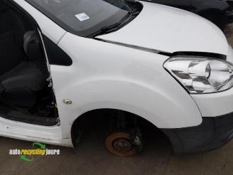 Peugeot Partner onderdelen (kleur: EWP) donorauto picture 2