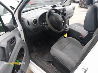 Peugeot Partner Partner (GC/GF/GG/GJ/GK), Van, 2008 / 2018 1.6 HDI 90 16V picture 17