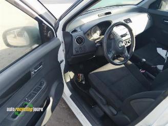 Suzuki Swift Swift (ZA/ZC/ZD1/2/3/9), Hatchback, 2005 / 2011 1.3 VVT 16V picture 16