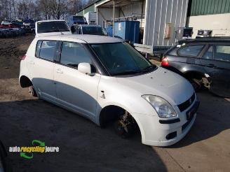 Coche siniestrado Suzuki Swift Swift (ZA/ZC/ZD1/2/3/9), Hatchback, 2005 / 2011 1.3 VVT 16V 2007/8