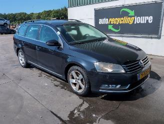 demontáž osobní automobily Volkswagen Passat (365) onderdelen (kleur: LC9X) donorauto 2012/6