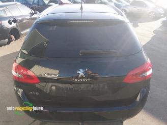 Peugeot 308 308 SW (L4/L9/LC/LJ/LR), Combi 5-drs, 2014 / 2021 1.2 12V e-THP PureTech 110 picture 17