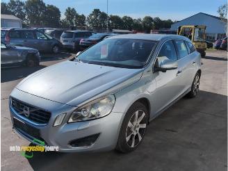 Volvo V-60 V60 I (FW/GW), Combi, 2010 / 2018 2.4 D6 20V Plug-in Hybrid AWD picture 6