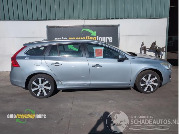 Volvo V-60 I Plug-in Hybrid AWD onderdelen (kleur: 477-00) donorauto