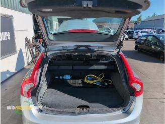 Volvo V-60 I Plug-in Hybrid AWD onderdelen (kleur: 477-00) donorauto picture 9