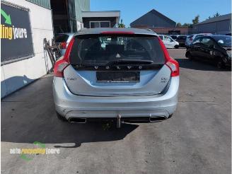 Volvo V-60 I Plug-in Hybrid AWD onderdelen (kleur: 477-00) donorauto picture 4