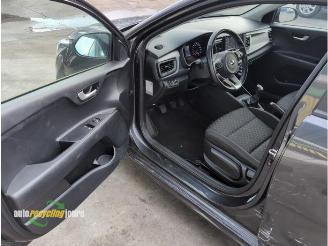 Kia Rio IV (YB) onderdelen (donorauto) kleur: ABT PLATINUM GRAPHITE picture 11