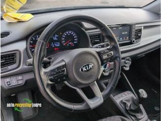 Kia Rio IV (YB) onderdelen (donorauto) kleur: ABT PLATINUM GRAPHITE picture 13