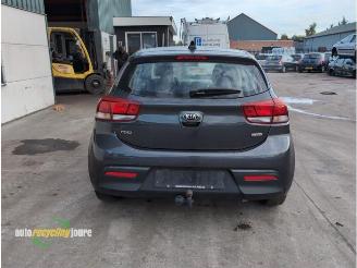 Kia Rio IV (YB) onderdelen (donorauto) kleur: ABT PLATINUM GRAPHITE picture 4