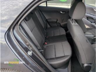 Kia Rio IV (YB) onderdelen (donorauto) kleur: ABT PLATINUM GRAPHITE picture 18