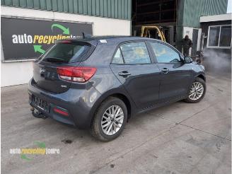 Kia Rio IV (YB) onderdelen (donorauto) kleur: ABT PLATINUM GRAPHITE picture 3