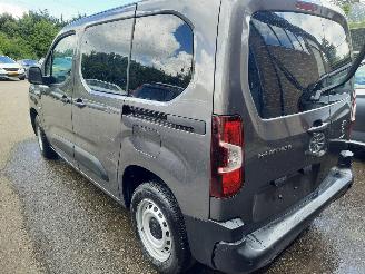 Peugeot Partner 1.2 110Pk Partner Premium 2x schuifdeuren & Achter deuren PDC Voor & Achter picture 4