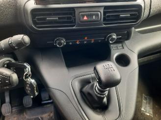 Peugeot Partner 1.2 110Pk Partner Premium 2x schuifdeuren & Achter deuren PDC Voor & Achter picture 22