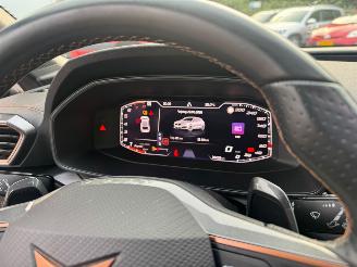 Cupra Leon Leon 150pk Pano Kuipstoelen sfeer verlichting picture 23