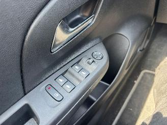 Opel Corsa GS LINE 130PK PANO AUTOMAAT Rijbare schade picture 15