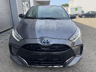 Toyota Yaris Yaris 1.5-l-VVT-i Hybrid 116 CVT Sport voll picture 6