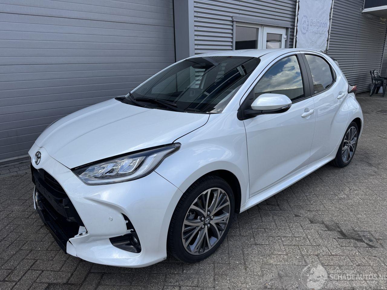 Toyota Yaris Yaris 1.5-l-VVT-i Hybrid 130 CVT Style PLUS FACELIFT Voll