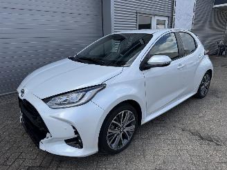 Damaged car Toyota Yaris Yaris 1.5-l-VVT-i Hybrid 130 CVT Style PLUS FACELIFT Voll 2024/4