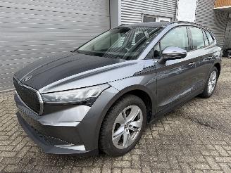 Unfallwagen Skoda Enyaq Enyaq 60 airbags ok ! voll fahrbereit 2023/10