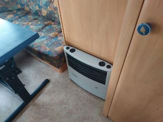 Hobby  450 Vast bed  Rondzit Voortent Inboedel picture 9