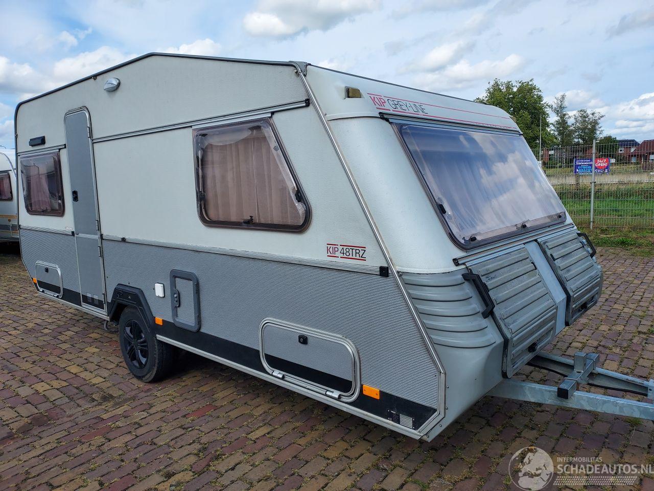 Kip  GERESERVEERD   Grey Line 48 TRZ Voortent