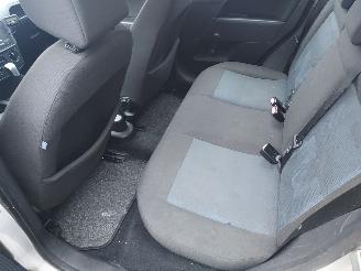 Ford Fiesta 1.4i 5 deurs + Apk picture 7