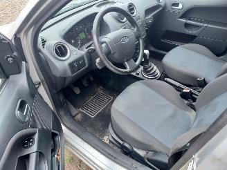 Ford Fiesta 1.4i 5 deurs + Apk picture 5
