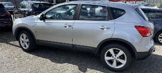 Nissan Qashqai 2.0i benzine 4 Wheel Drive + Apk Leder bekleding picture 4
