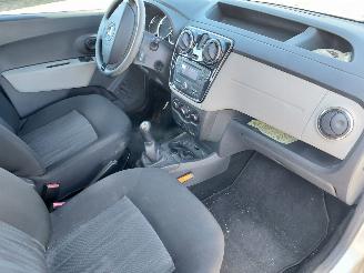 Dacia Dokker GERESERVEERD  1.2 benzine 5 persoons uitvoering weinig km picture 9