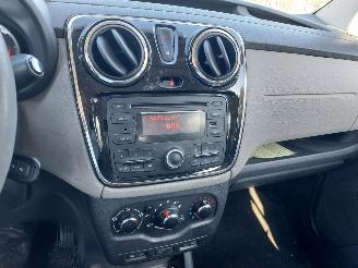 Dacia Dokker GERESERVEERD  1.2 benzine 5 persoons uitvoering weinig km picture 7