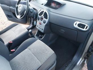 Renault Modus 1.2 benzine div opties + Apk picture 7