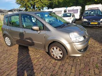 Renault Modus 1.2 benzine div opties + Apk picture 2