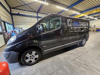Schade bestelwagen Opel Vivaro 2.0 CDTI L2H1 + apk 2010/2