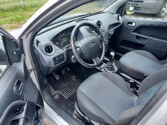 Ford Fiesta 5 deurs + Apk picture 6