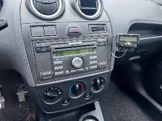 Ford Fiesta 5 deurs + Apk picture 5