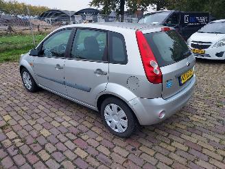 Ford Fiesta 5 deurs + Apk picture 4