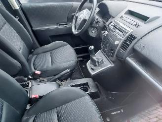 Mazda 5 GERESERVEERD  7 persoons + Apk picture 10