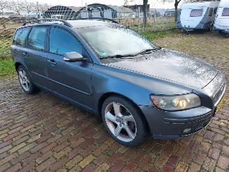 Damaged car Volvo V-50 Div opties + Apk 5 cilinder 2006/2