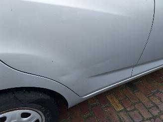 Chevrolet Spark GERESERVEERD  1.0  5 deurs Airco picture 10