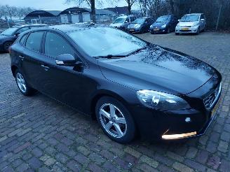 Schadeauto Volvo V-40 1.6 D2 Momentum diesel Div opties 2013/4