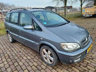 uszkodzony samochody osobowe Opel Zafira 7 persoons + Automaat 2004/3