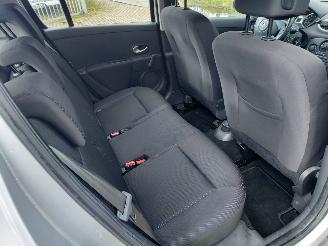 Renault Clio 1.2 5 deurs picture 7