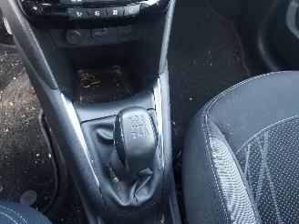 Peugeot 208 1.2i euro 5 nieuwe apk picture 8