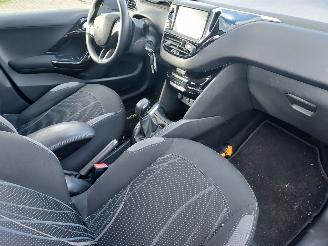 Peugeot 208 1.2i euro 5 nieuwe apk picture 10