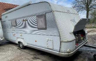 Schade caravan LMC  GERESERVEERD 2004/3