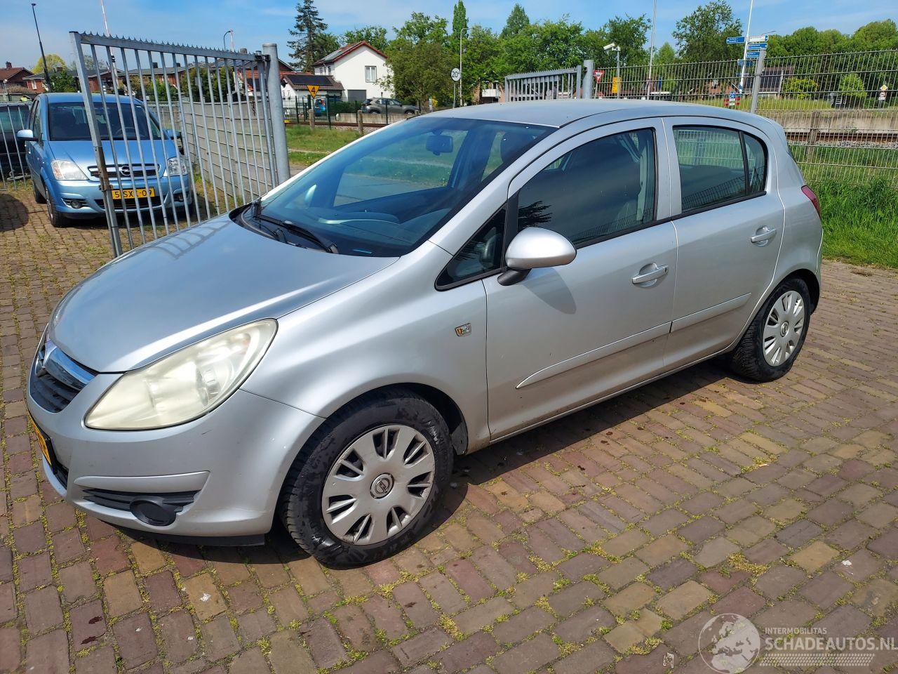 Opel Corsa 1.2i 5 deurs + airco